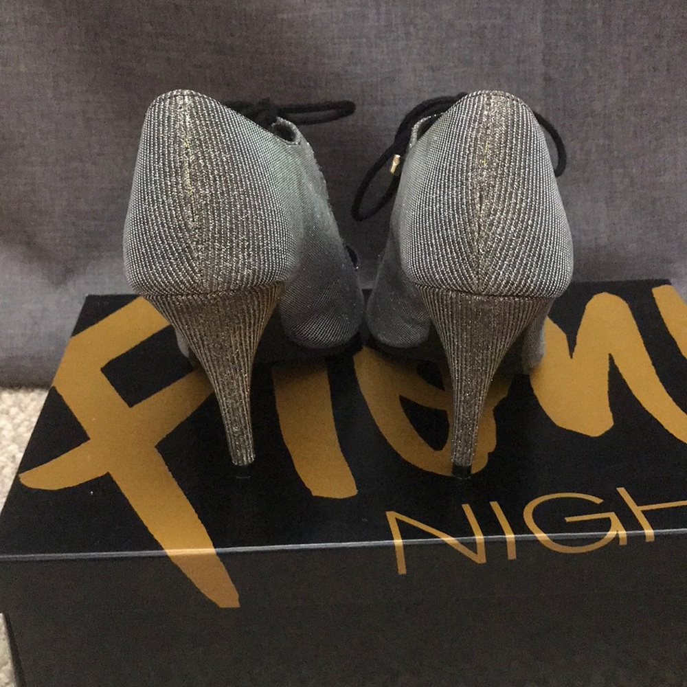 Heels! - Picture 3 of 5